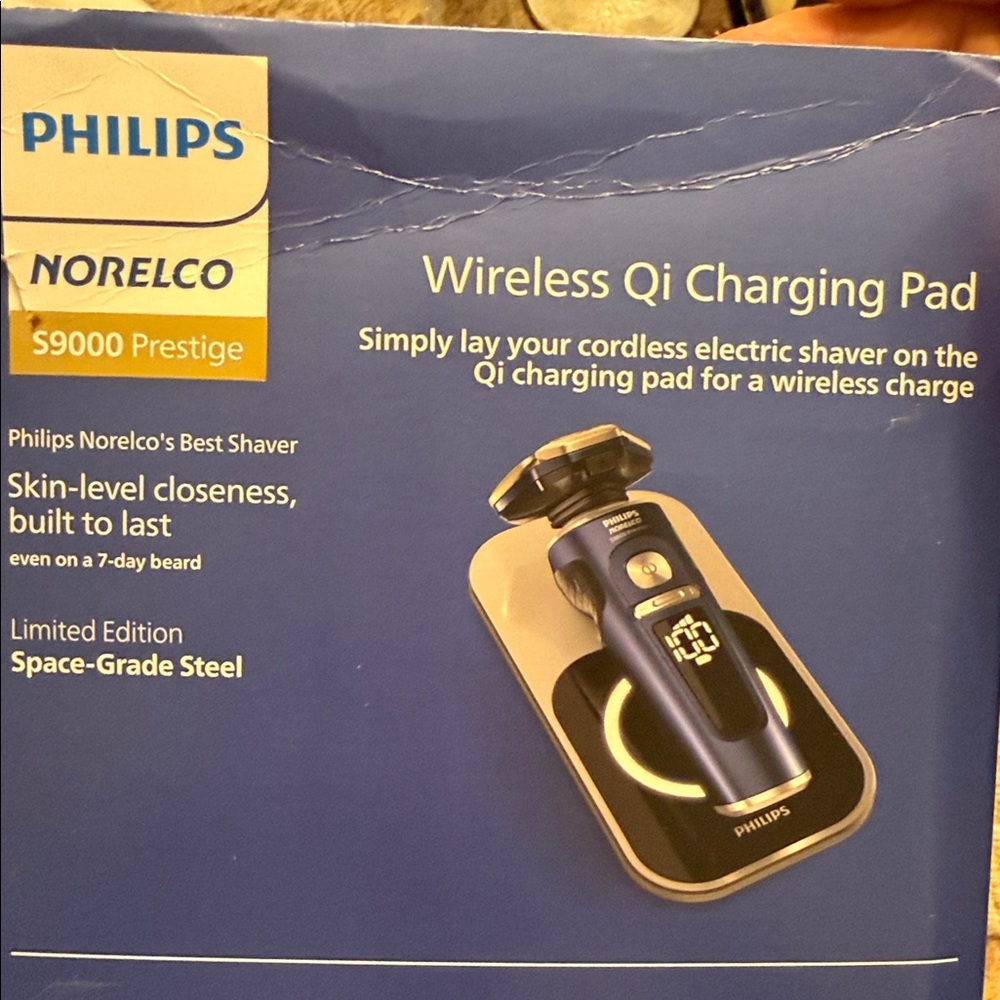 Men’s Philips Norelco S9000 Prestige Shaver - Picture 2 of 16